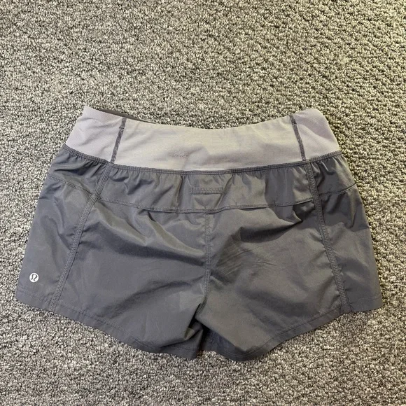 Lululemon Women’s Running Shorts Gray Size 6 Zipper Pocket - Picture 3 of 9